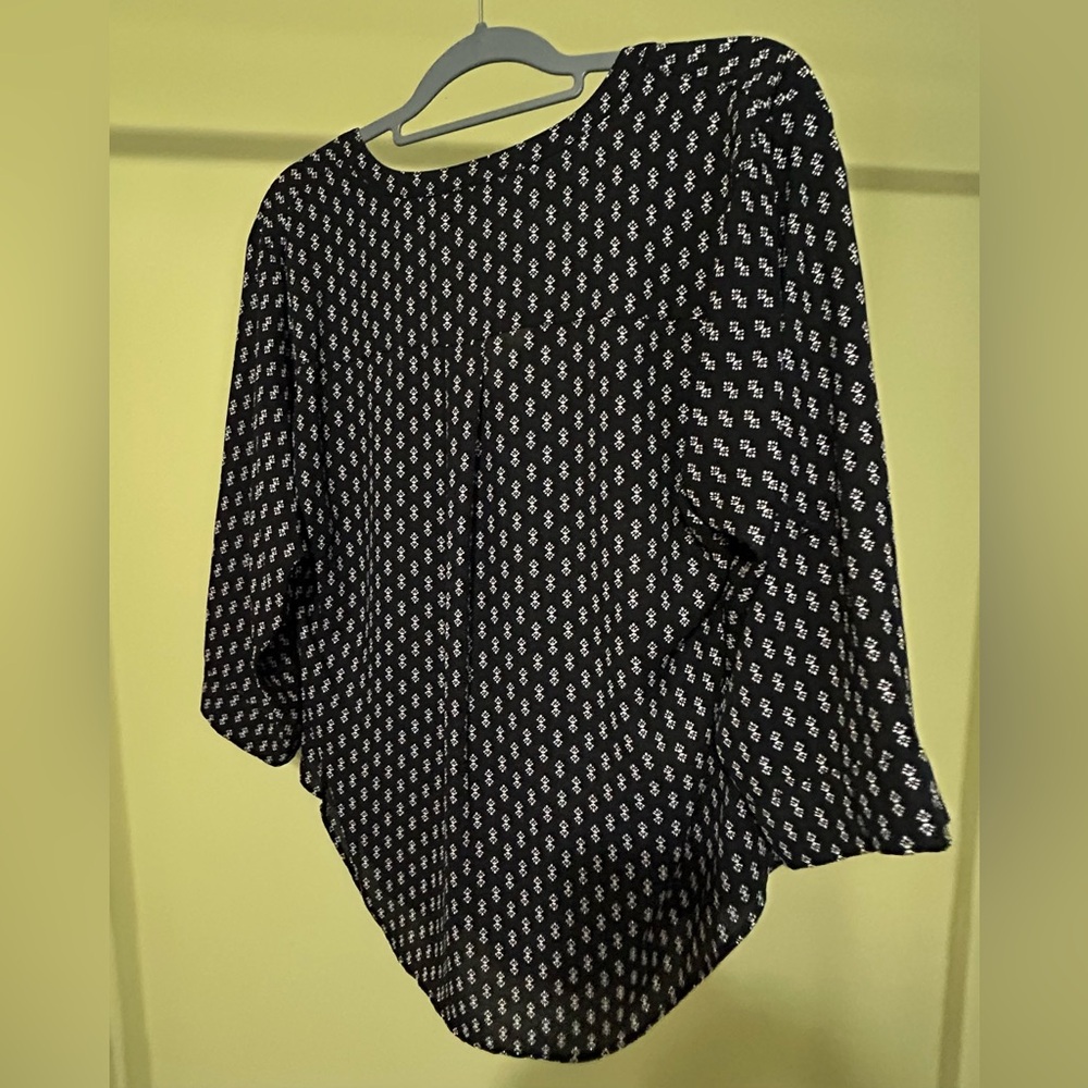 Torrid Black and White Geometric Blouse - Picture 3 of 3